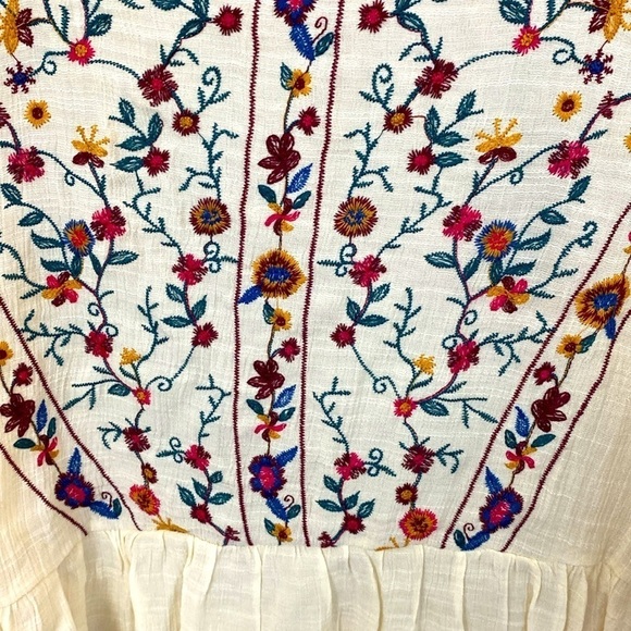 NWT Umgee Boho Floral Embroidery Cream colored poet blouse size Small - Picture 3 of 5